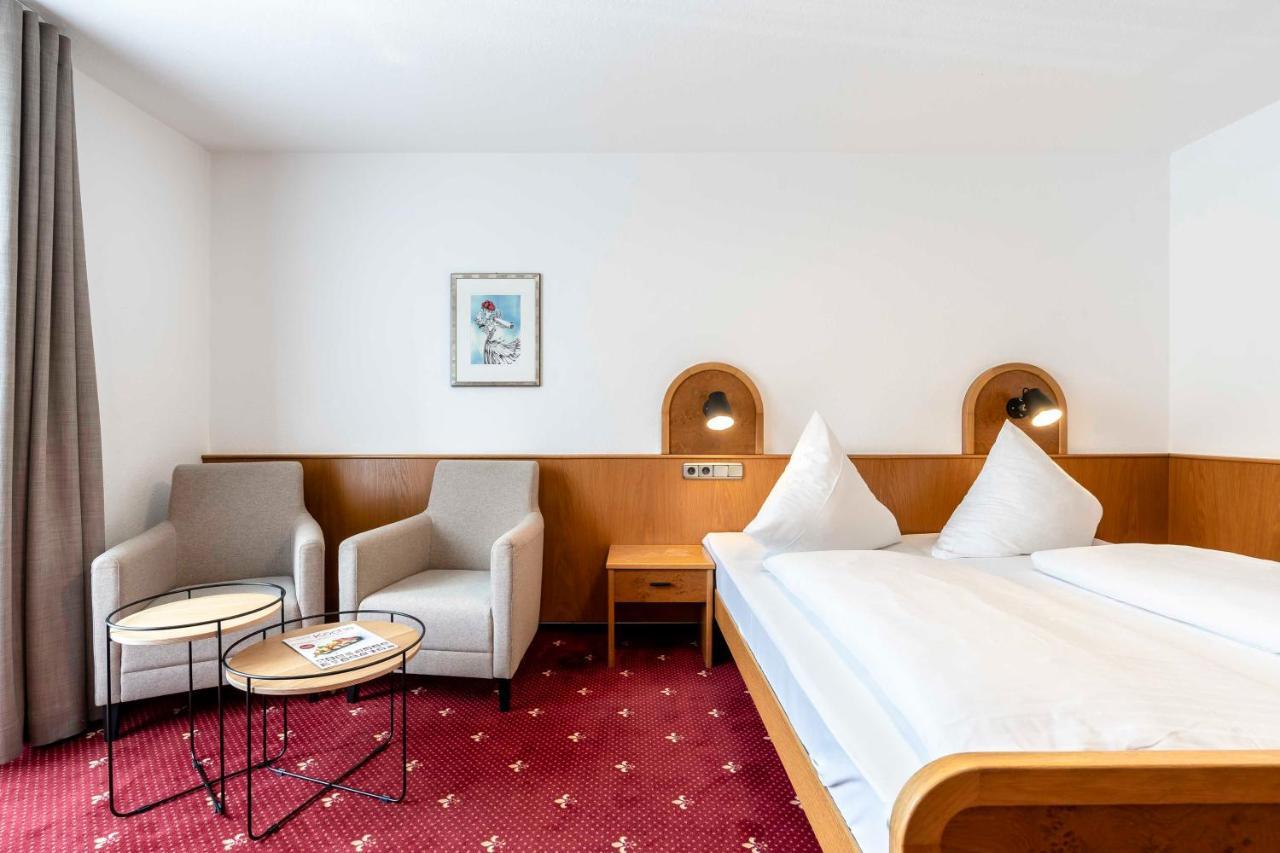 Hotel & Gasthaus Loewen วัลด์เคียร์ช ภายนอก รูปภาพ