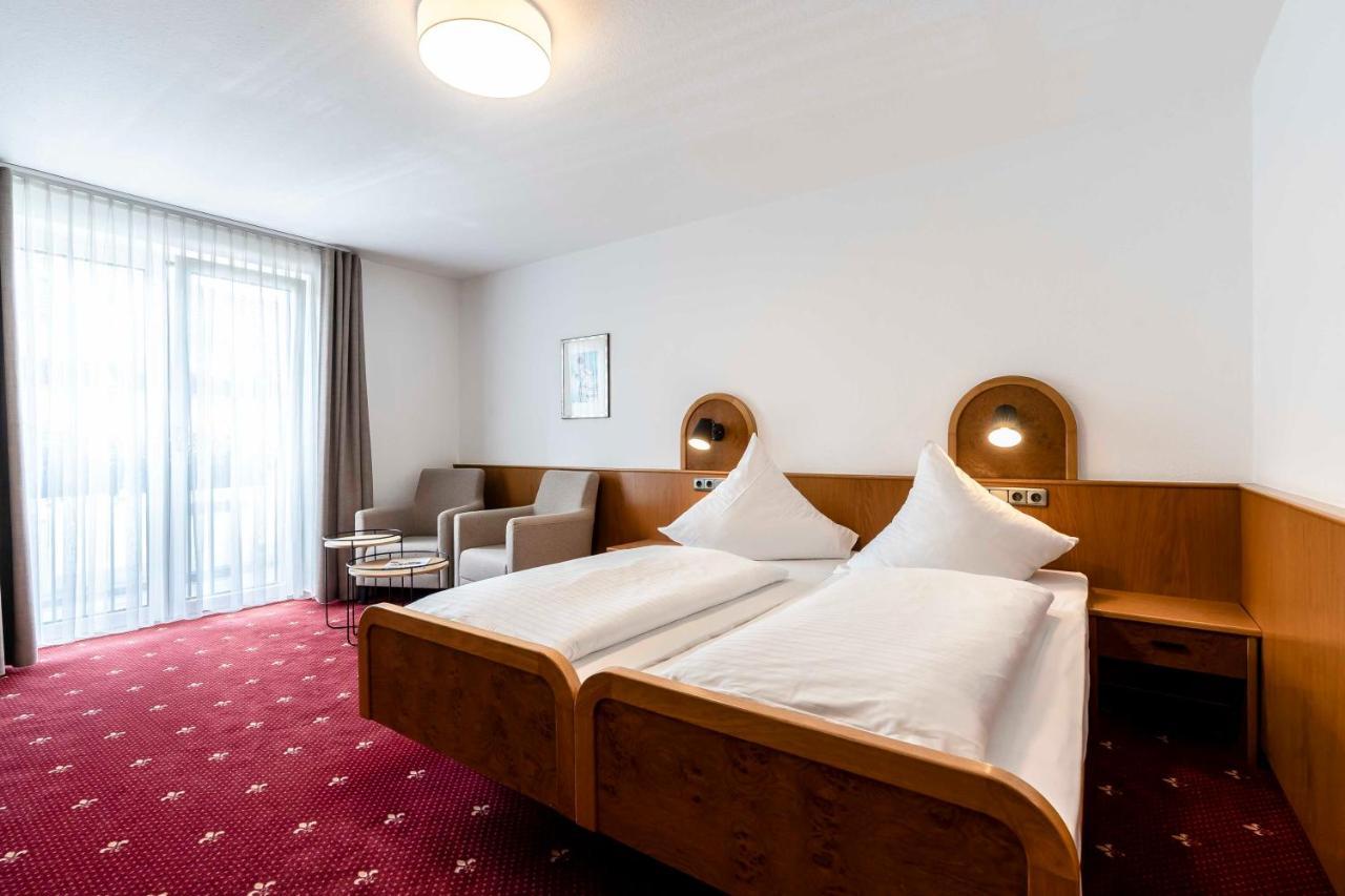 Hotel & Gasthaus Loewen วัลด์เคียร์ช ภายนอก รูปภาพ