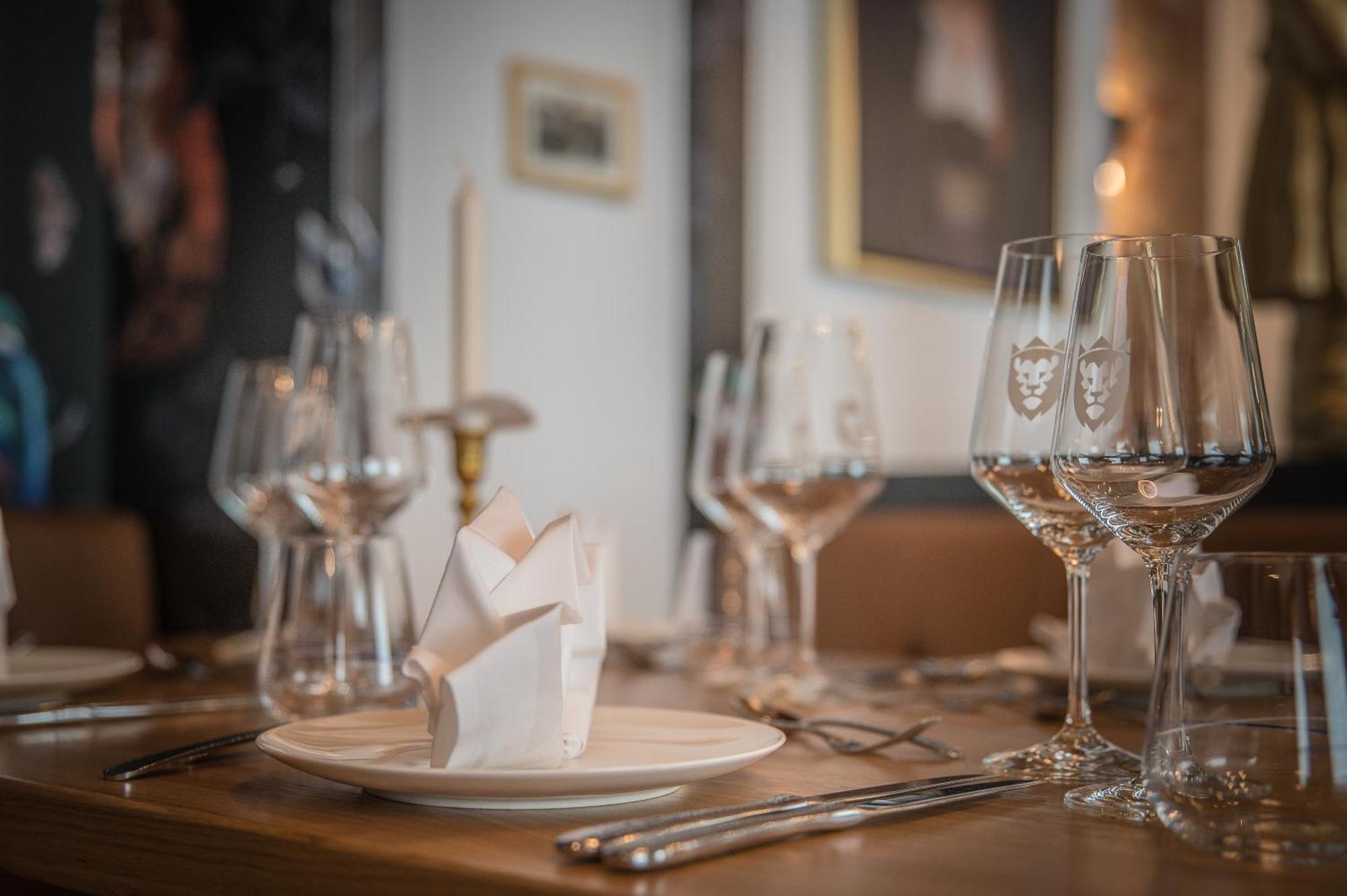 Hotel & Gasthaus Loewen วัลด์เคียร์ช ภายนอก รูปภาพ